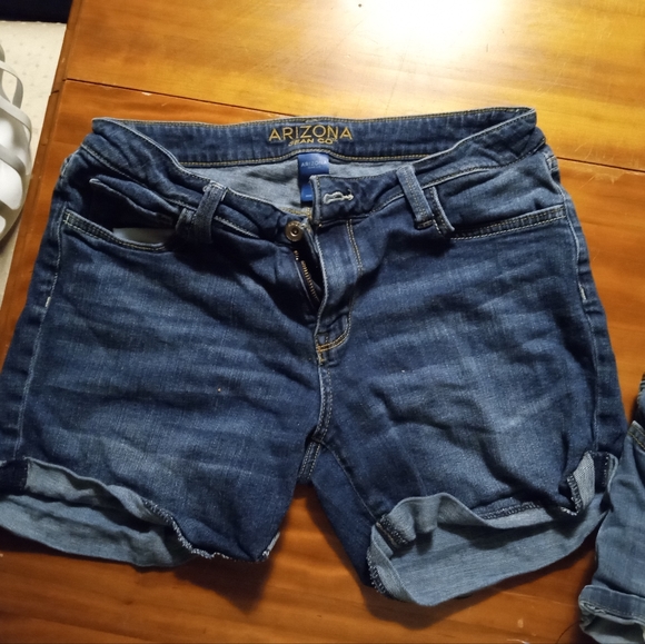 4pair of woman's cut off sorts sizes 10-14 areopostle Arizona vgs and another - Picture 8 of 9